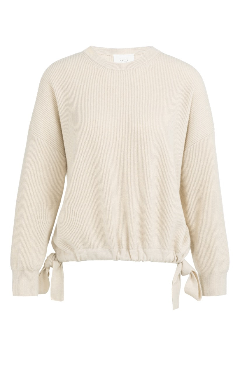 YY Knitted Sweater with Tie Details at the Hem in Kit Beige Melange