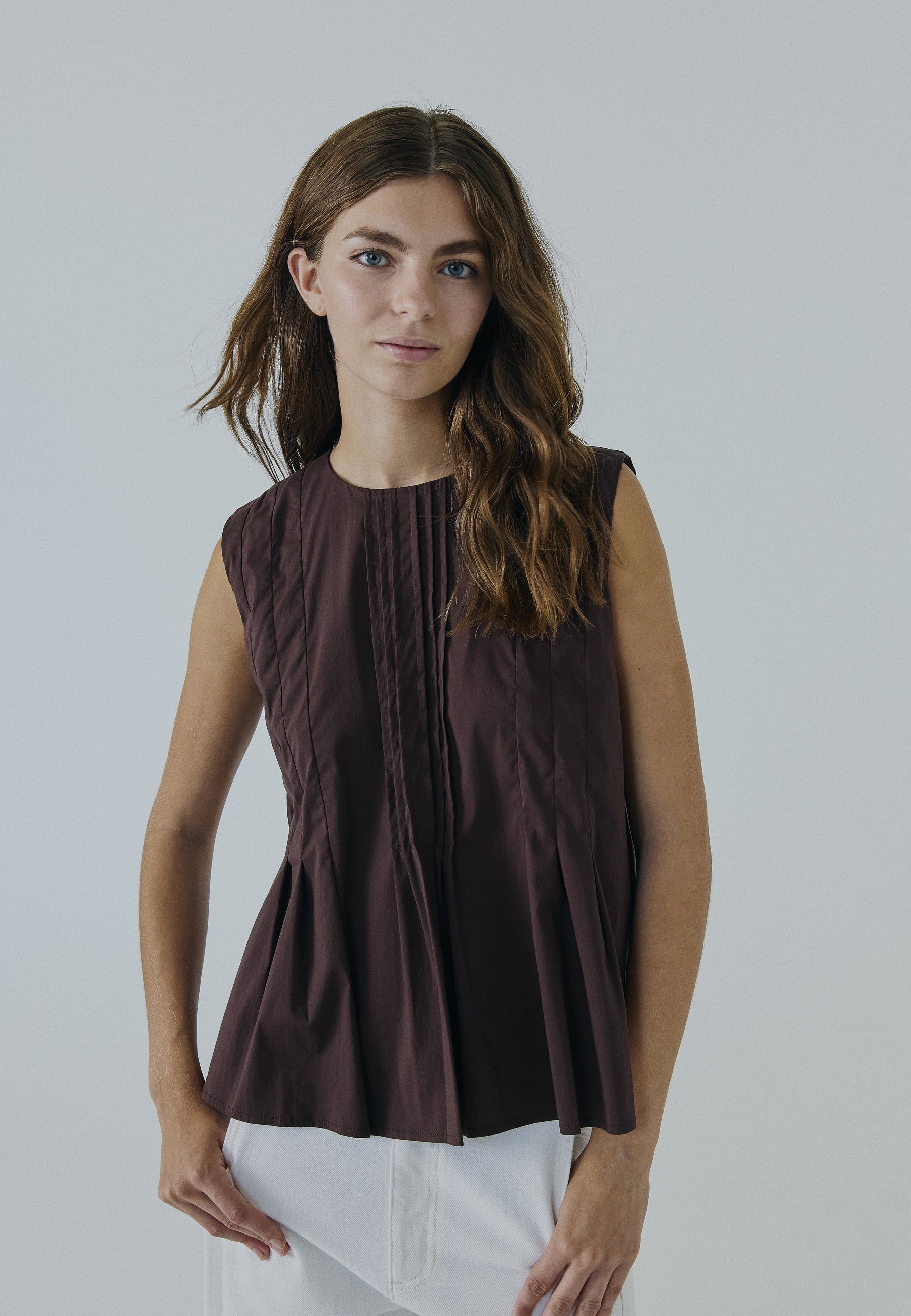 Dark Brown Pleated Sleeveless Top – NORR