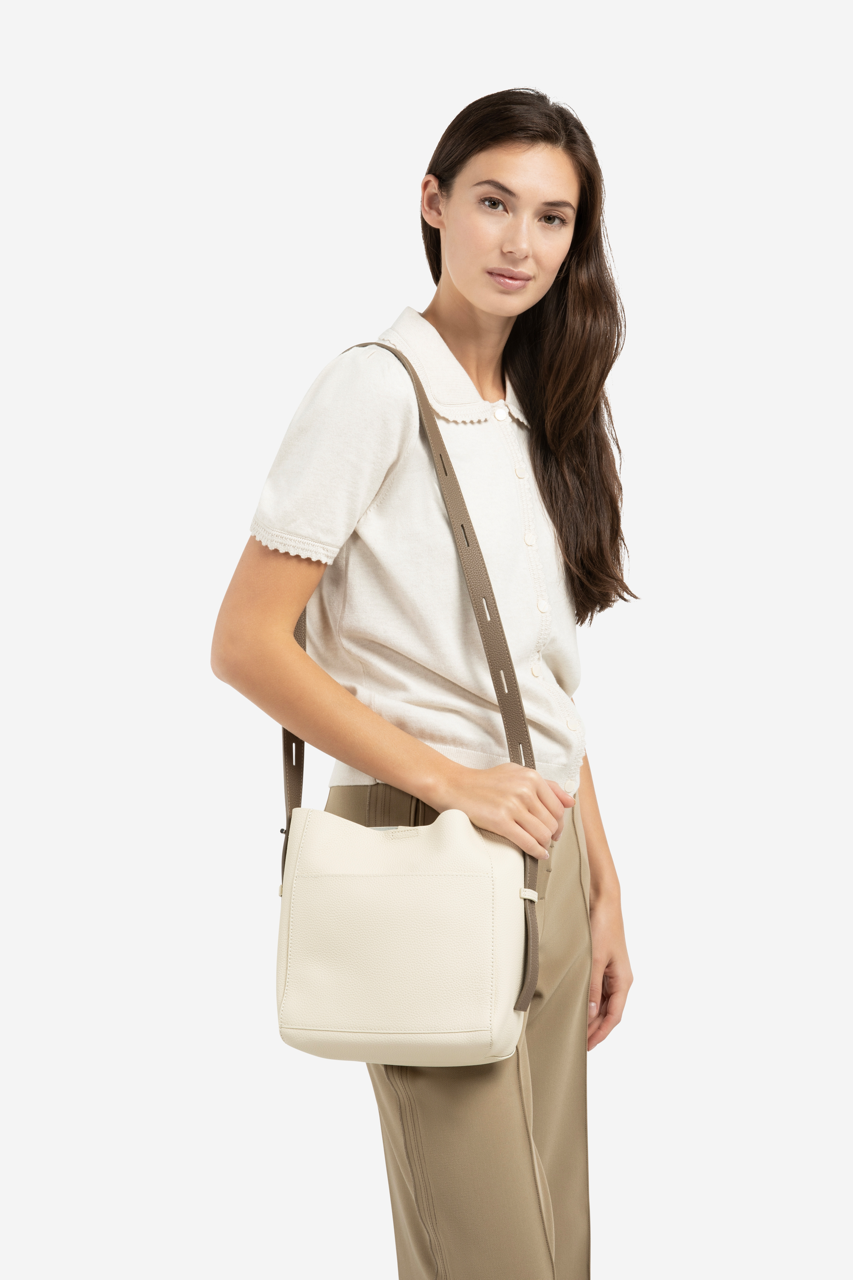 YA – Leather Shoulder Bag with Detachable Inner Pouch in Kit Beige