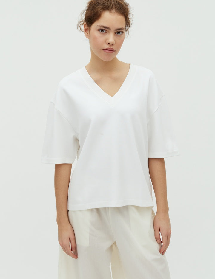 White Oversized V-Neck T-Shirt – mbyM