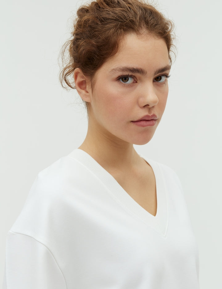 White Oversized V-Neck T-Shirt – mbyM
