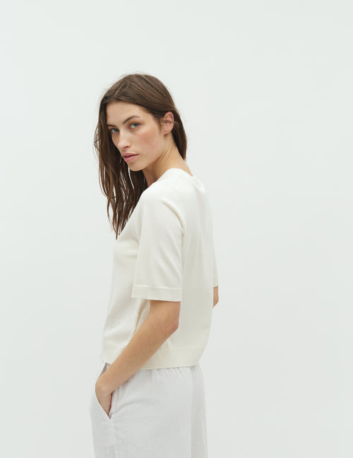 Carla-M – Short Sleeve Knit with O-Neck