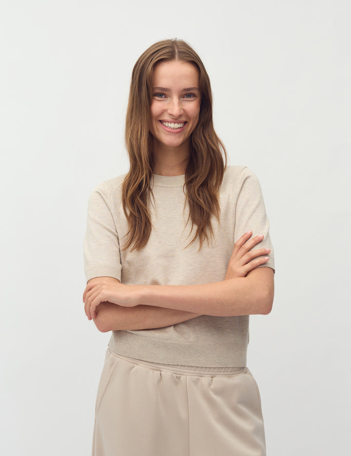 Carla-M – Short Sleeve Knit with O-Neck