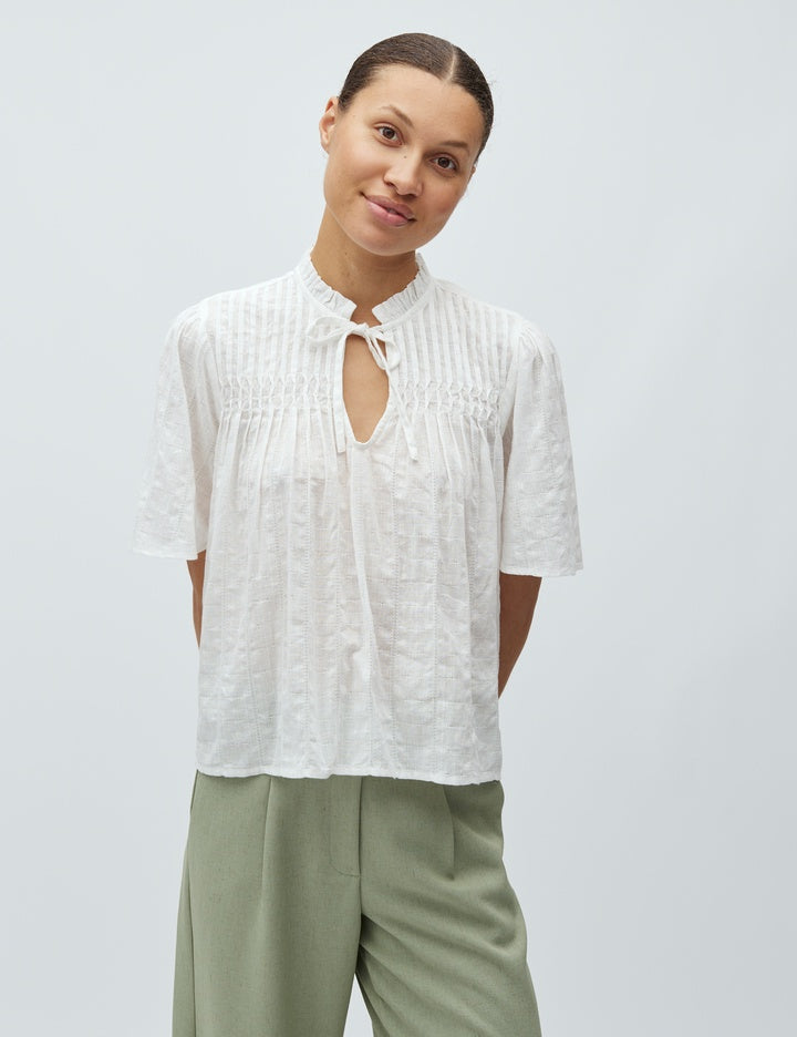 White Pintuck Tie Detail Blouse – mbyM