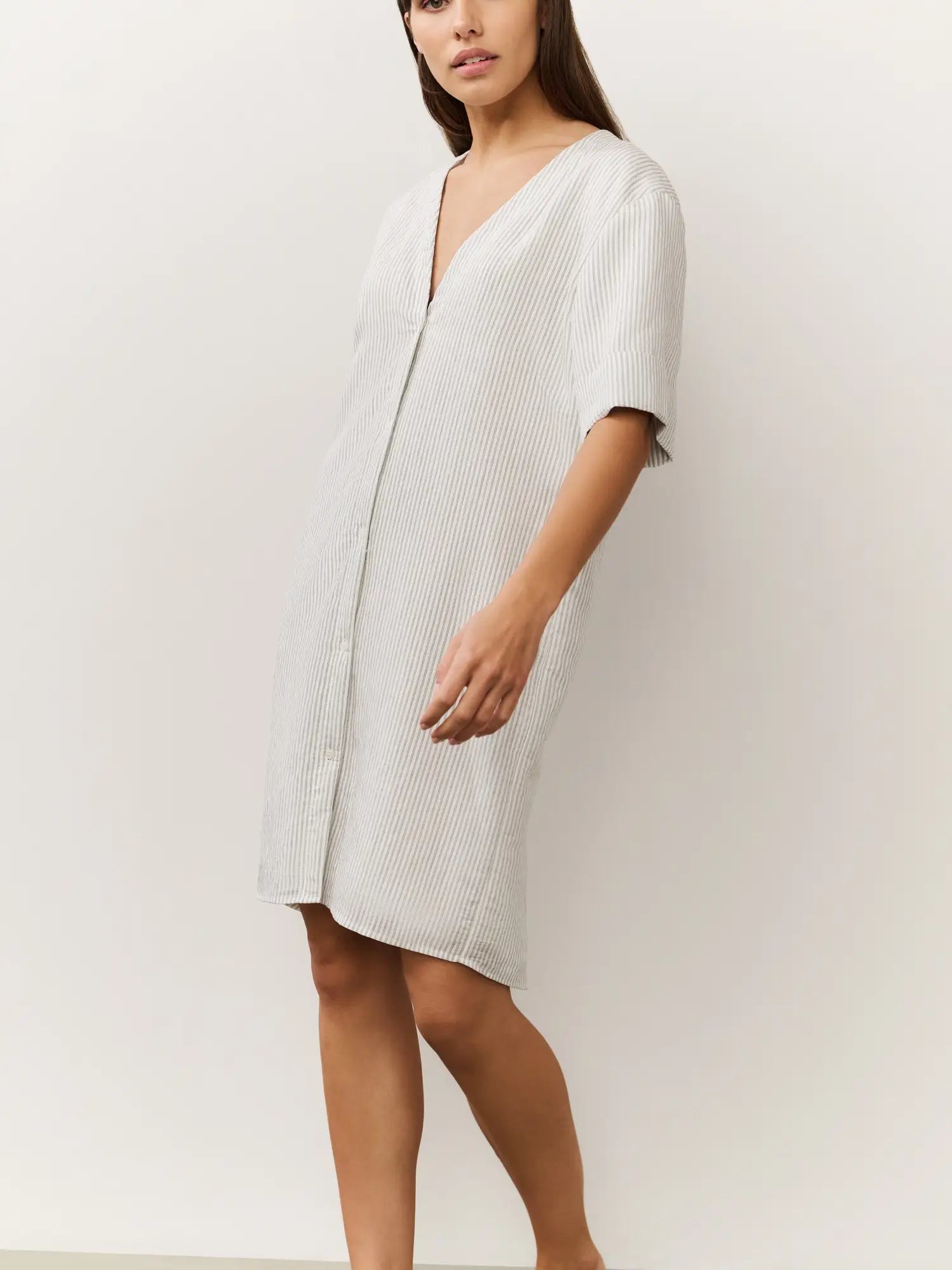 Striped Dress with V-neck and Crossover Back – YAYA