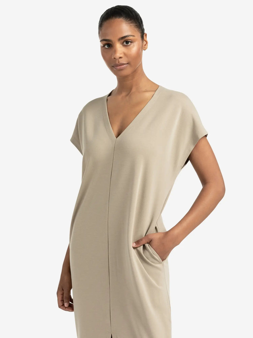 Sleeveless Dress with Double V-neck and Front Slit – YAYA