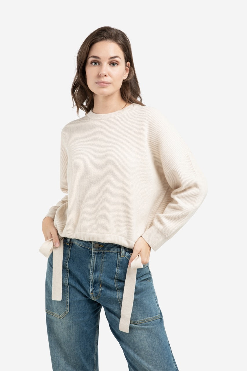 YY Knitted Sweater with Tie Details at the Hem in Kit Beige Melange