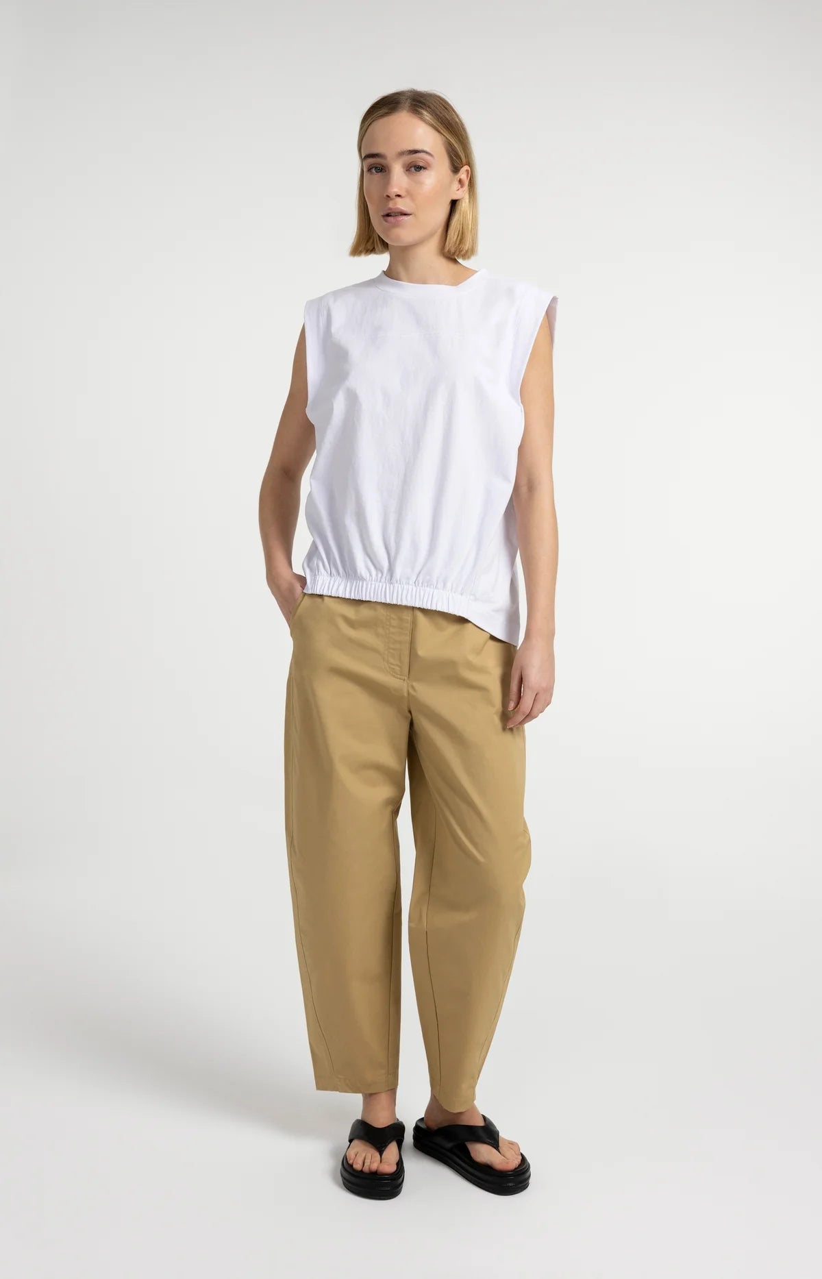 High-waist barrel-leg trousers Yaya