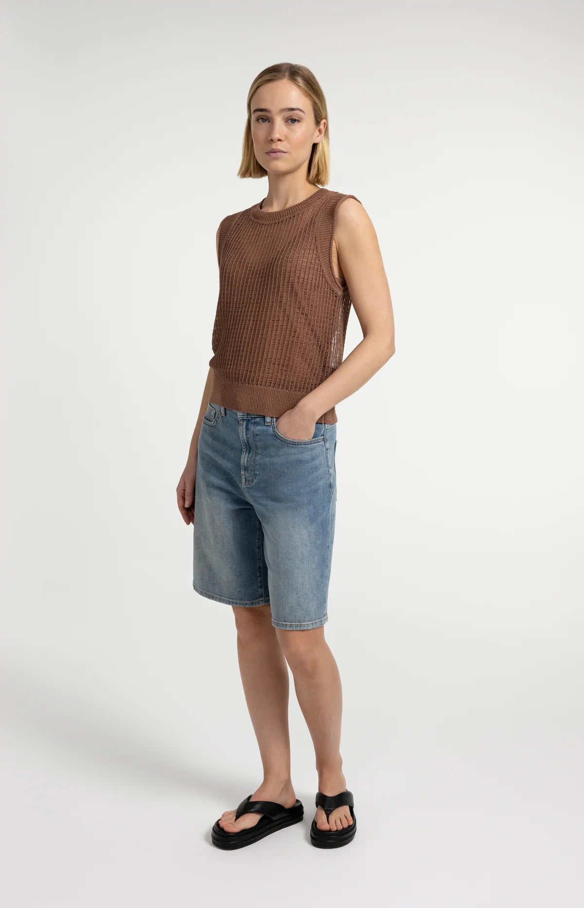 Open-knit top with matching underlayer Yaya