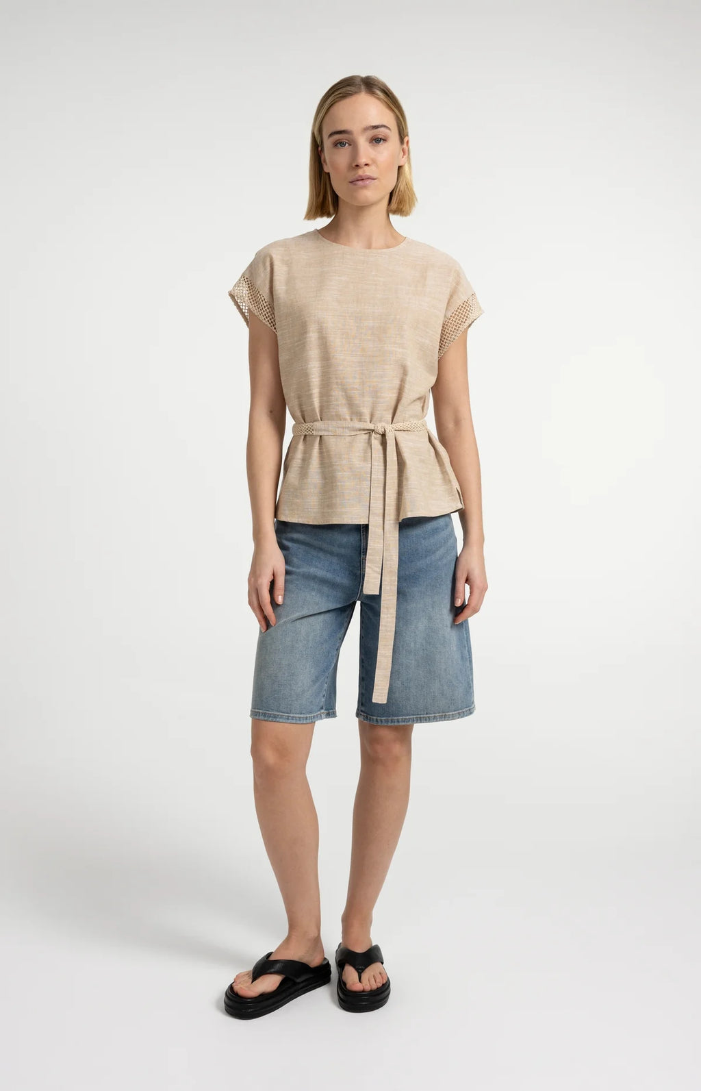 Short sleeve top with crochet details Yaya