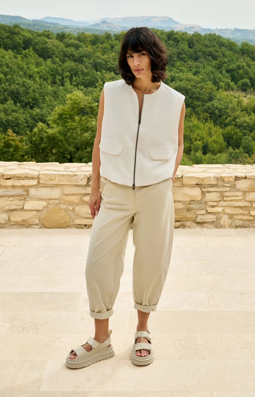 Sleeveless Woven Jacket with Balloon-Shaped Hem Yaya