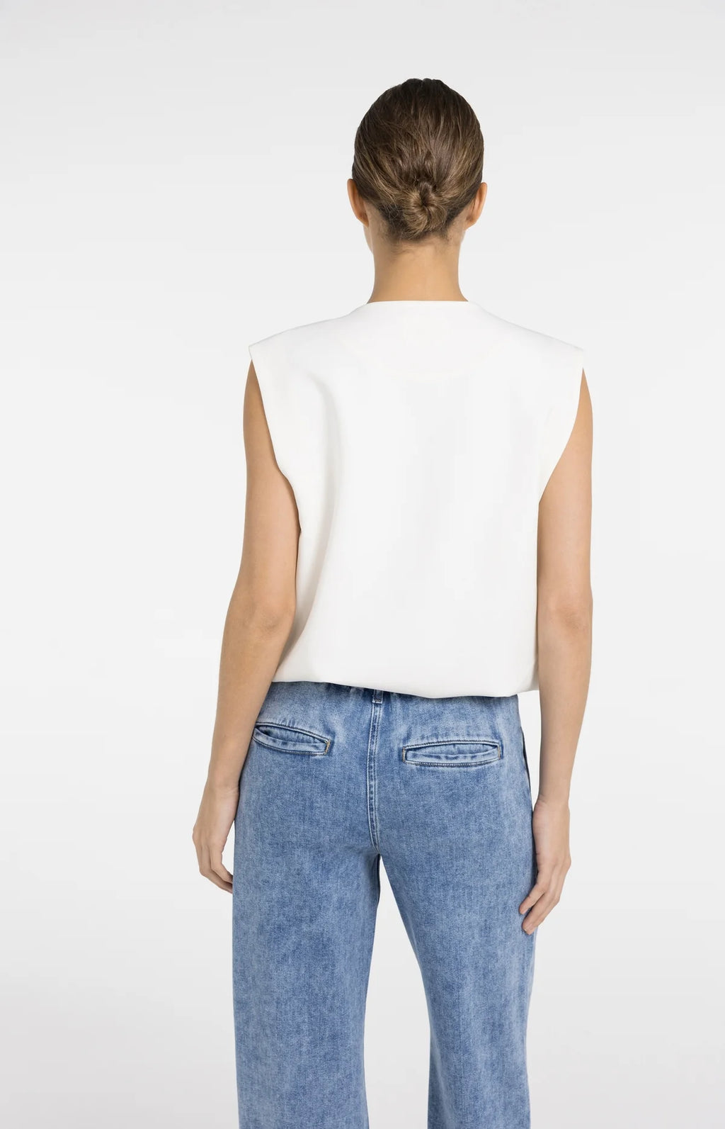 Sleeveless Woven Jacket with Balloon-Shaped Hem Yaya