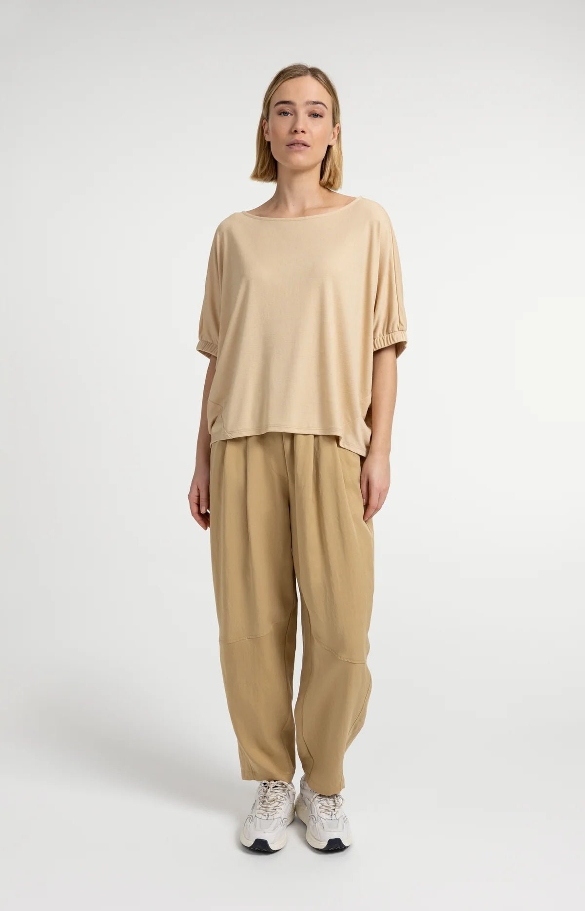 Top with boat neckline and elastic cuffs Yaya