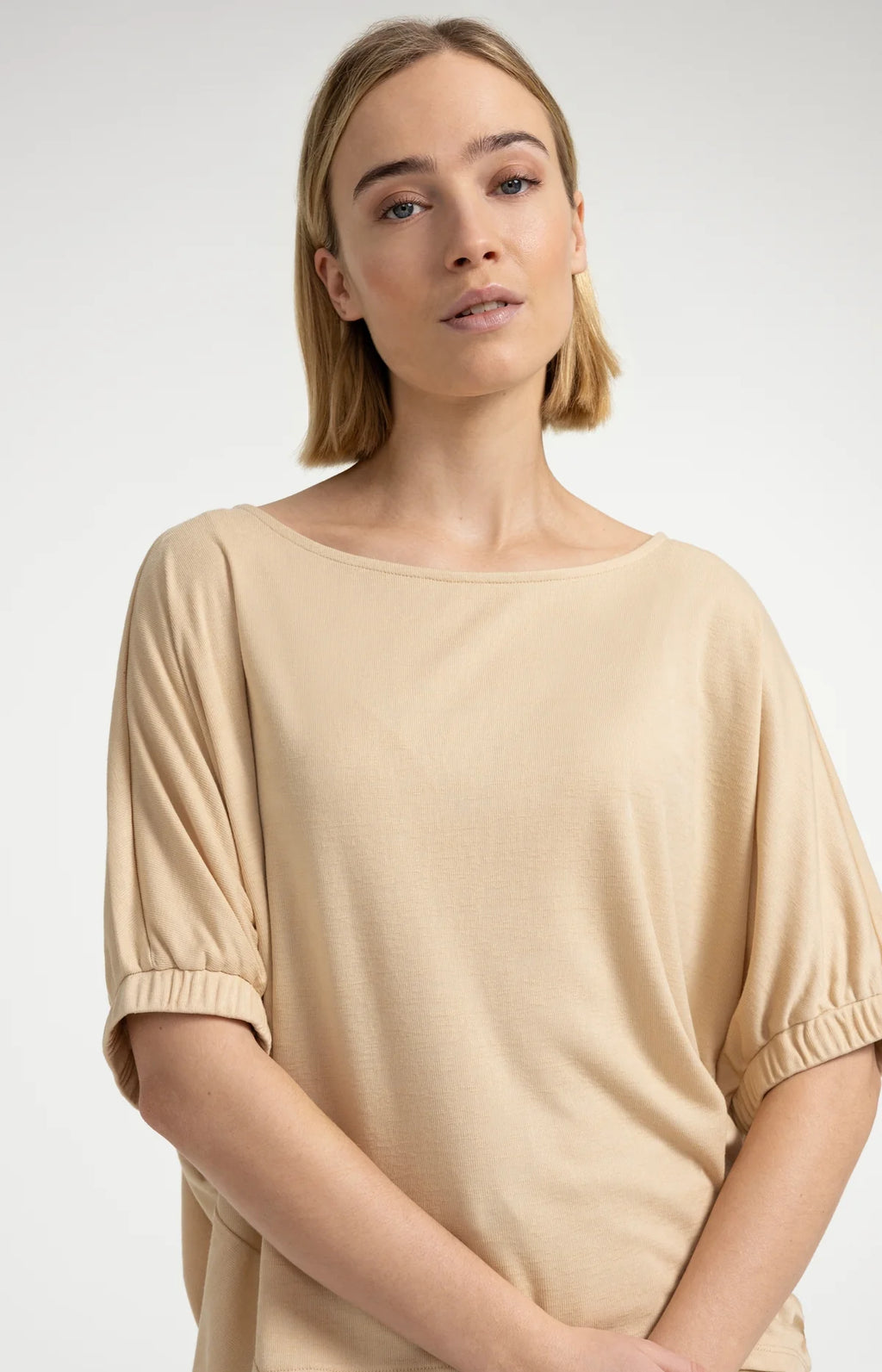Top with boat neckline and elastic cuffs Yaya