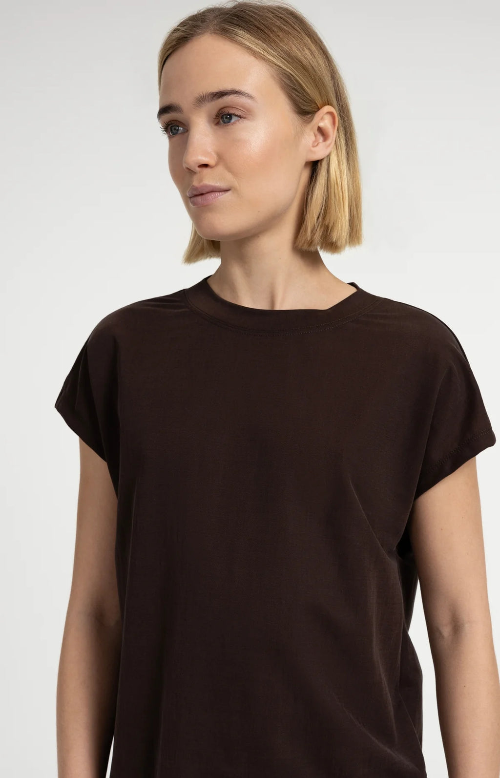 Top with crew neck and cap sleeves Yaya