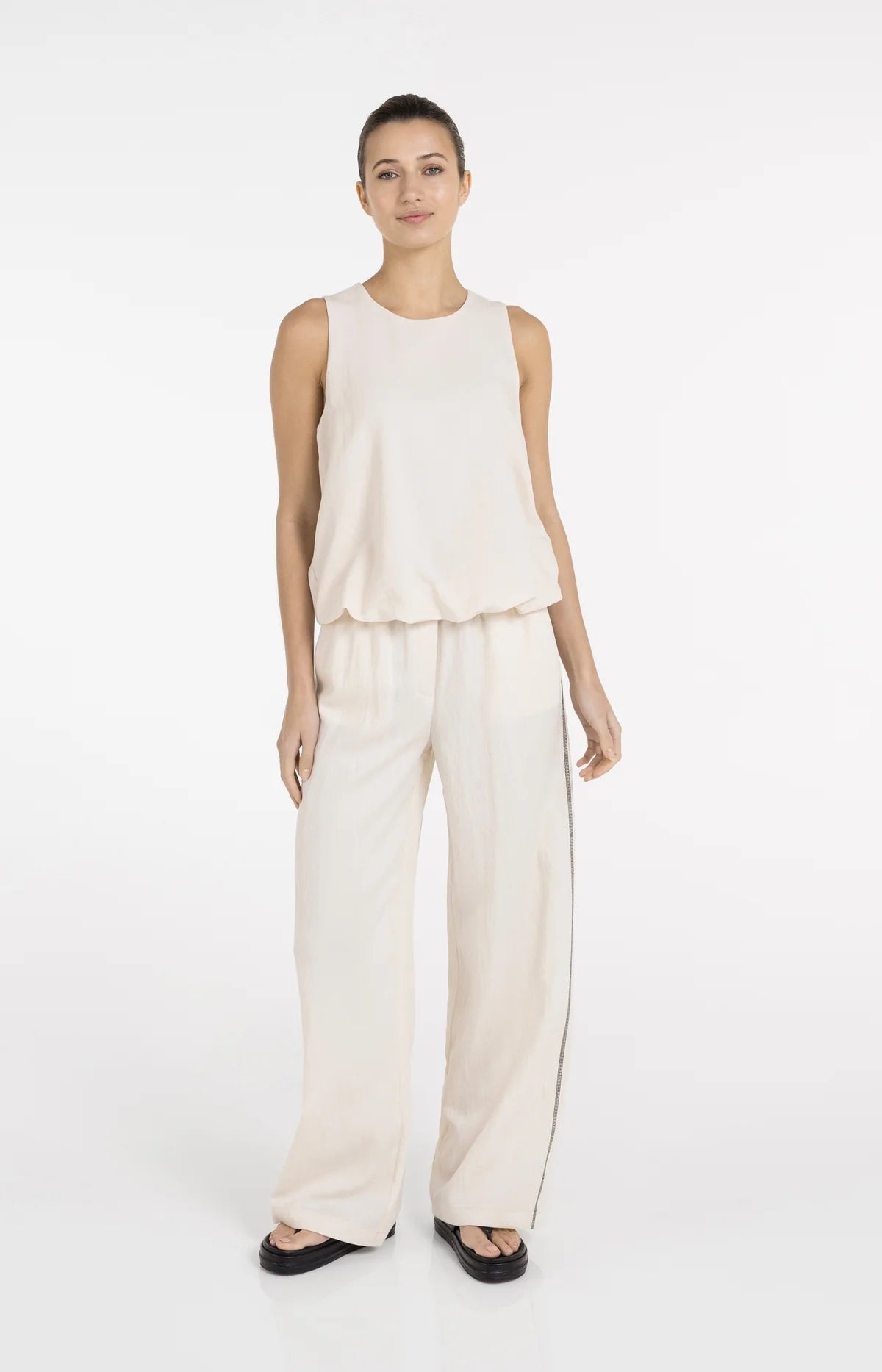 Trousers with Wide Legs and Contrast Stitching L32 Yaya